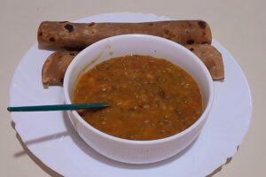 Lentil soup with chapati