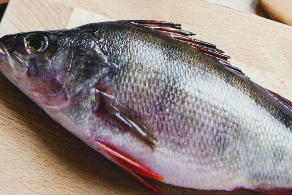 How to make a healthy baked whole tilapia