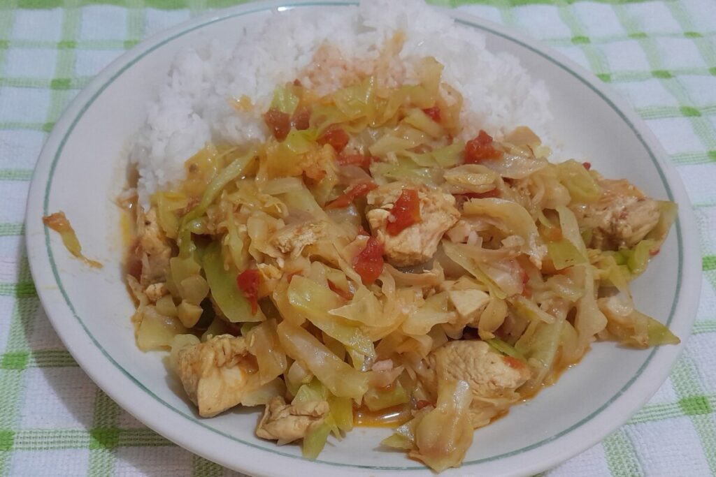 One pot chicken and cabbage soup