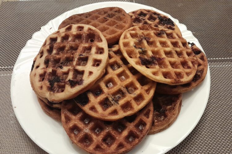 Almond bluberry mini waffles