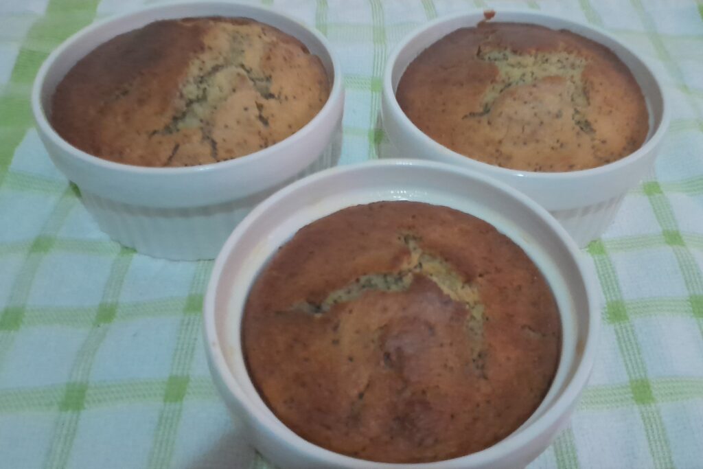 Orange poppy seeds muffins with a twist